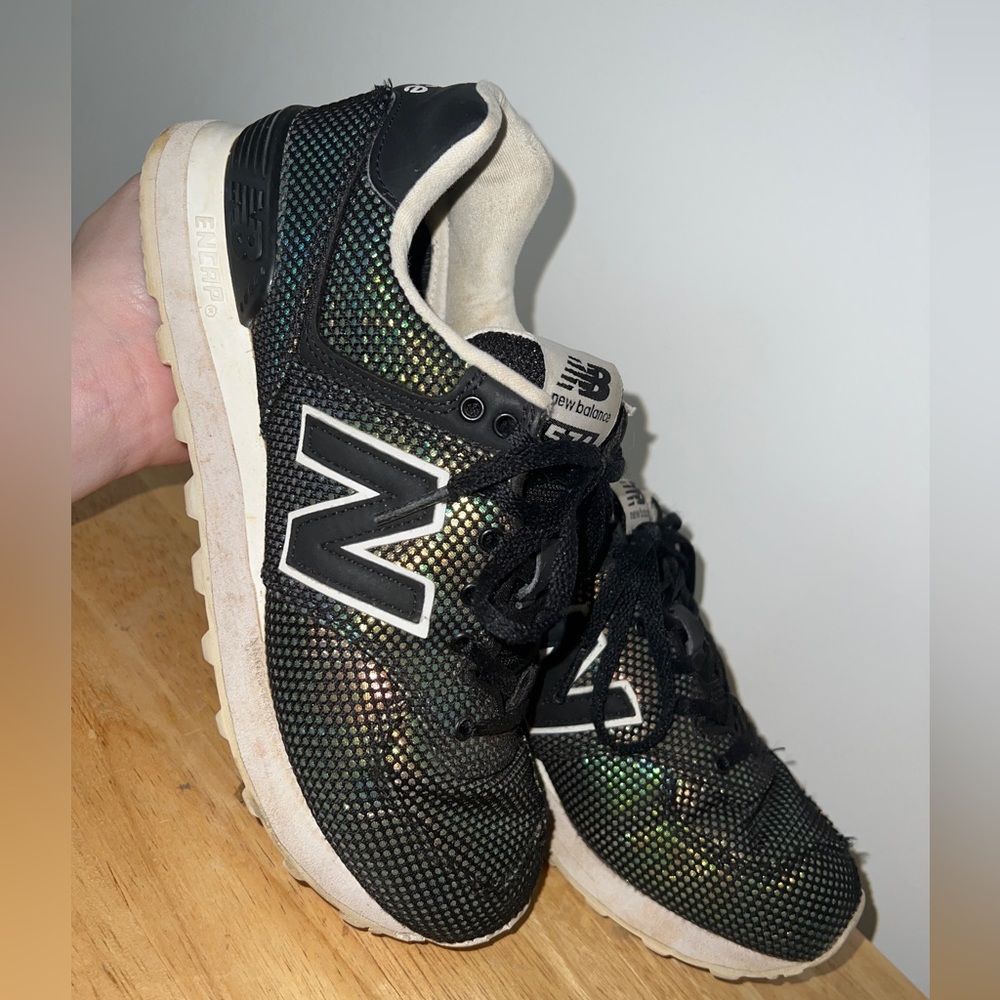 Women’s 6.5 New Balance 574 Metallic Mermaid